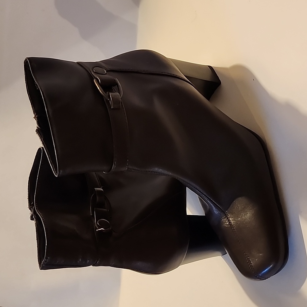 Nine and Company dark brown leather boots. Size 8.5. New